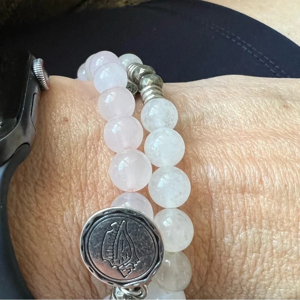T Jazelle rose quartz conch charm bracelet